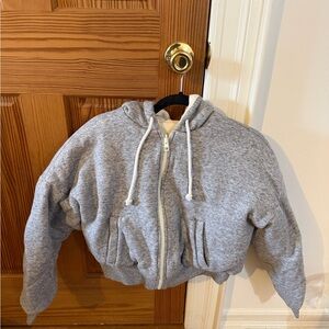 Cropped grey puffed hoodie